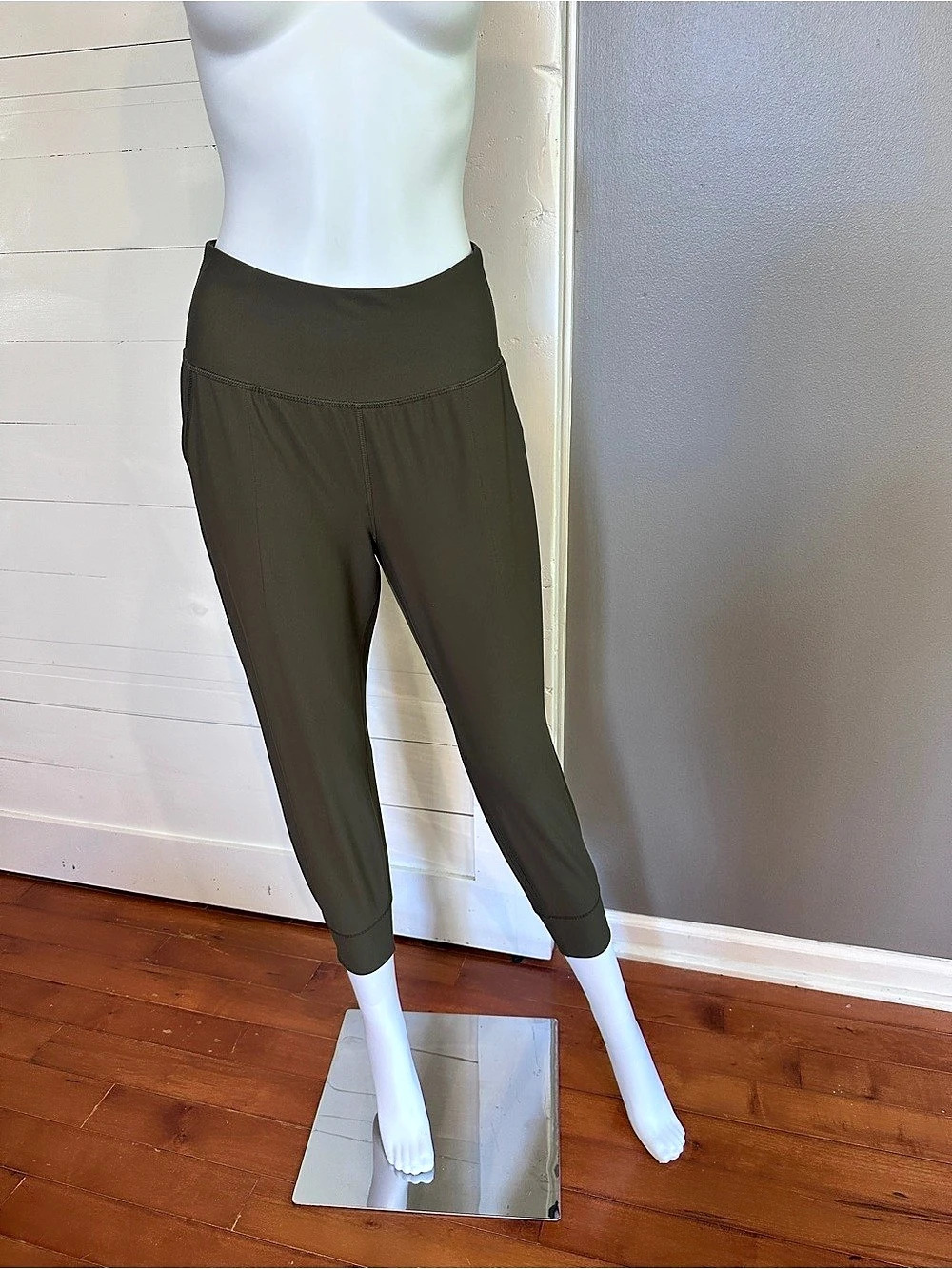 Old Navy High-Waisted PowerSoft Pocket Jogger Olive Medium Petite
